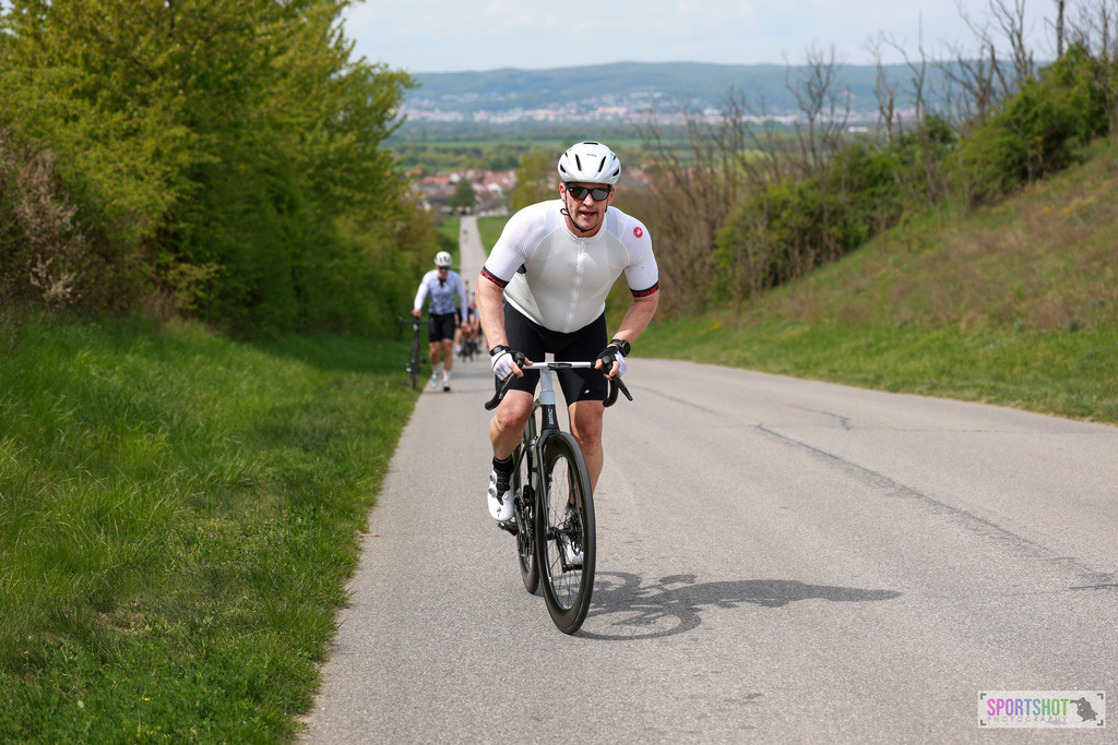 953_AR6_0906 | Neusiedlersee Radmarathon 2026@sportshot_your_pictrs #yourpictures#roadtowm2029 #nrm #neusiedlerseeradmarathon #neusiedlersee #neusiedlerseetourismus #burgenland #mörbisch #nrm26 #burgenlandtourismus #voglundco #poweredbyburgenlandtourismus #radsport #rad #marathon #ucigranfondo #visitburgenland #ucigranfondoworldseries
