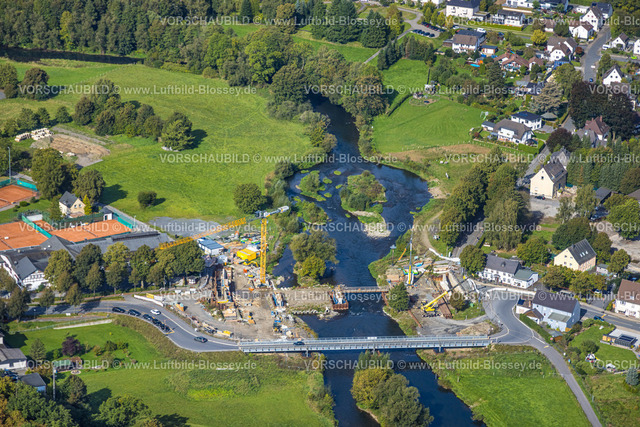 Arnsberg230905026 | Luftbild, Neubau Dinscheder Brücke der Glösinger Straße (L735) über den Fluss Ruhr und Renaturierung, Glösingen, Arnsberg, Sauerland, Nordrhein-Westfalen, Deutschland