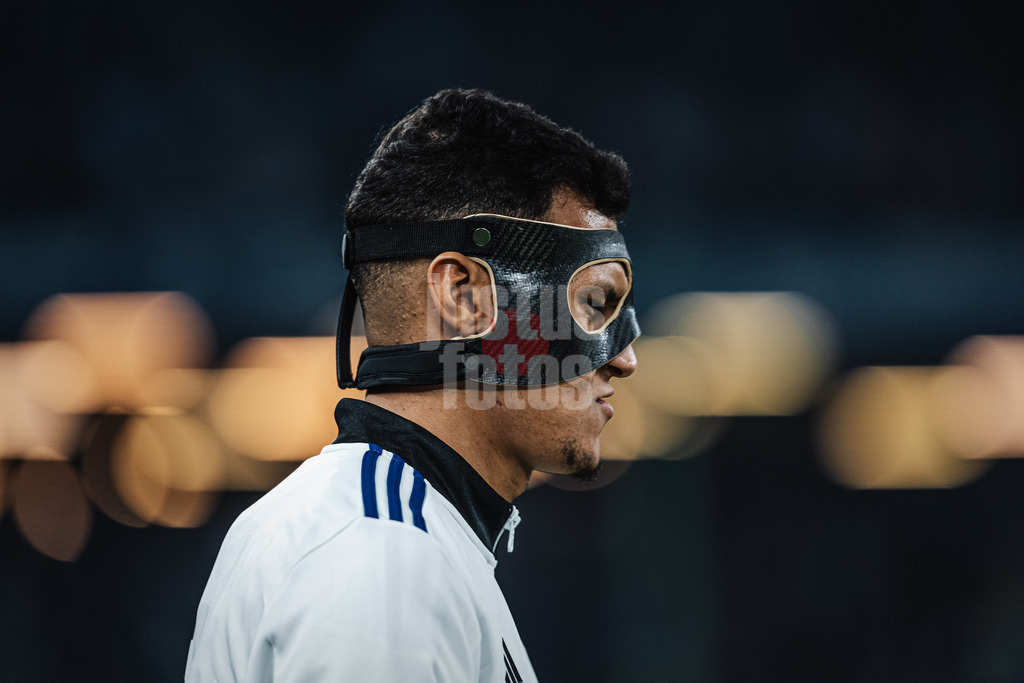 Fußball | Männer | Saison 2024/2025 | 2. Fußball-Bundesliga | 25. Spieltag | Hamburger SV vs. Fortuna Düsseldorf | 08.03.2025 | Davie Selke (#27, HSV) beim Einlauf in die Arena