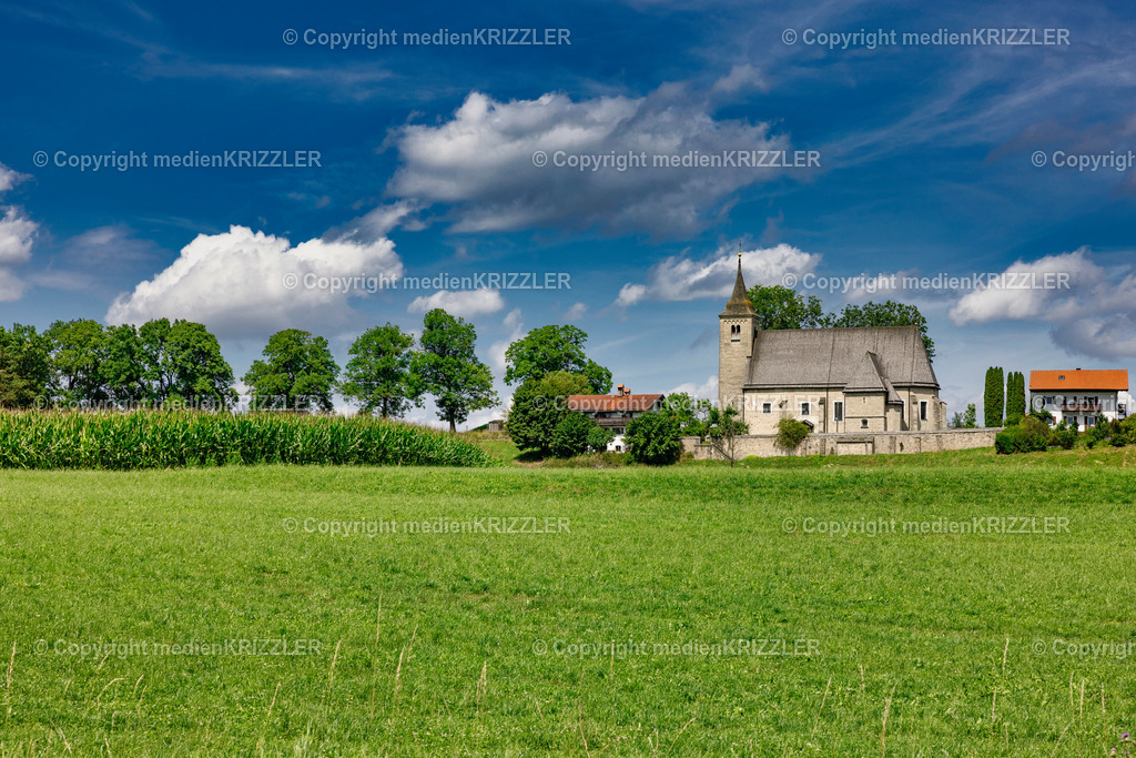 Kirche Sankt Wolfgang bei Altenmarkt an der Alz | medienkrizzler - Realisiert mit Pictrs.com