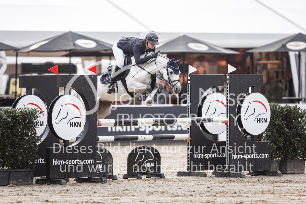 240906_BuCha_PonyA-5j-156 | Deine schönsten Turniermomente als professionelle Fotos! Entdecke hochwertige Pferdesport-Fotografie im Online-Shop. Jetzt Fotos finden & bestellen!