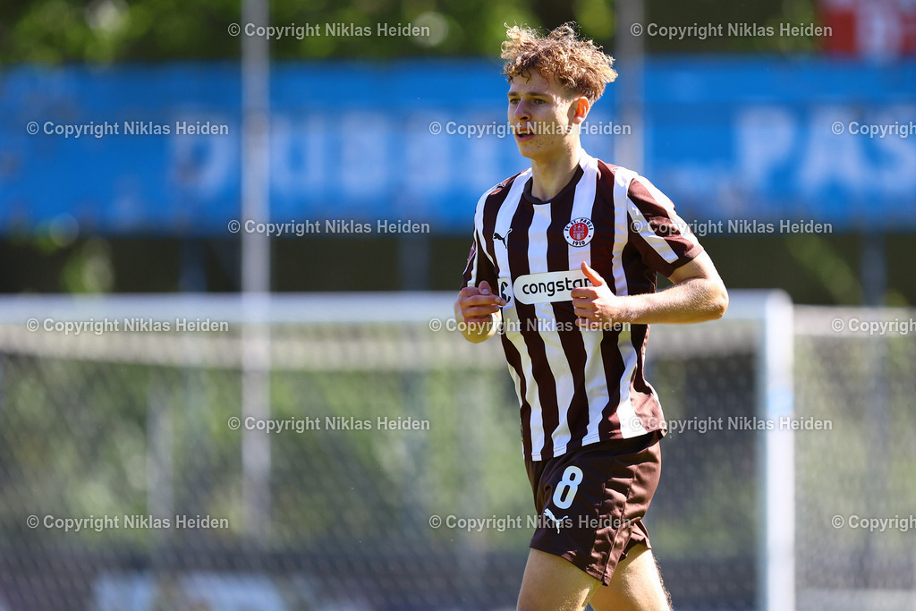 NH_FCStPauliU23_FCEintrachtNorderstedt_RegionalligaNord_07092025 | #8 Max Herrmann (FC St. Pauli U23)Fußball I Herren I Regionalliga Nord I Saison 2025-2026  I 8. Spieltag I FC St. Pauli U23 - FC Eintracht Norderstedt I 07.09.2025 I Edmund-Plambeck-Stadion
