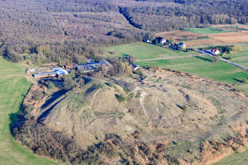 Aerial view: Hills of a former landfill in Gunstett in the state Bas-Rhin, France.Photo: IMG_38721.jpg taken on 03/20/2011 by Werner Riehm/FLY-FOTO.comResolution of the original: 4752 x 3168 px