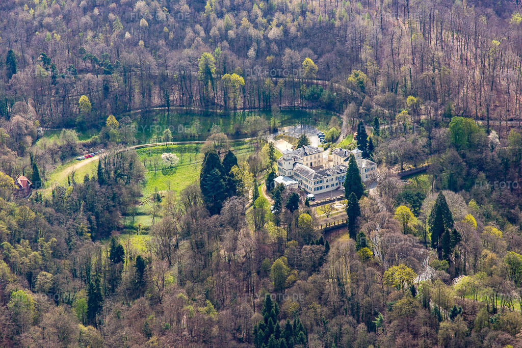 Luftbild: Annettes Gastronomie im Schloss Heiligenberg in Seeheim-Jugenheim im Bundesland Hessen in Deutschland. Foto: IMG_077193.jpg vom 12.04.2015 durch Werner Riehm/FLY-FOTO.deGastronomie im Schloss Heiligenberg :: Feiern im Schloss Heiligenberg