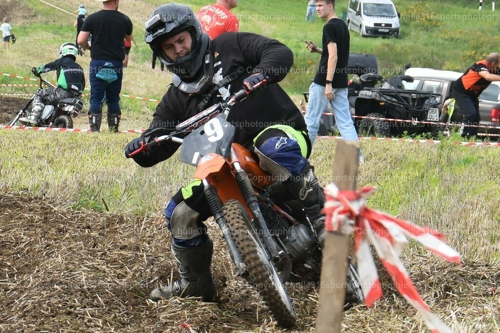 DSC_0220 (2) | Sportfotografie , Motorsport, Motoross, Reitsport, Mointainbike, Enduro,
Landschaft , Outdoor, Eventfotografie, Landschaft, Bilder online bestellen - Realisiert mit Pictrs.com