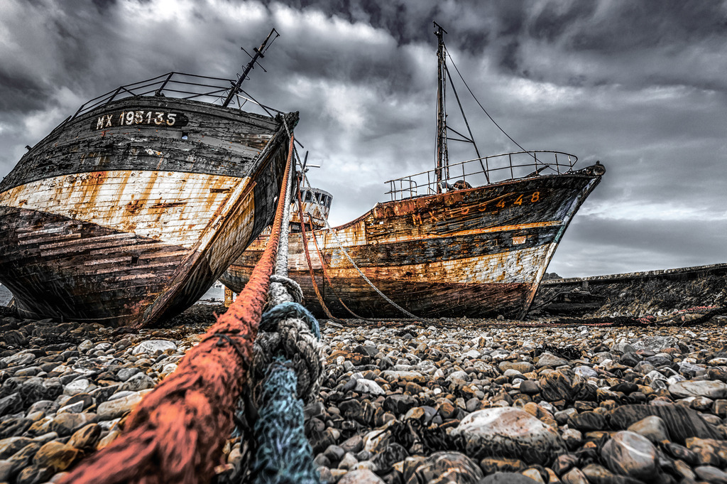 Le Cimitière de Bateaux | Camaret-sur-Mer, Bretagne
-----------------------------------------------------------------
Dieser Druck ist in einer limitierten Auflage von 5 Exemplaren erhältlich. 
This print is available in a limited edition of 5 copies. 
http://art.hess.photography/ - Realisiert mit Pictrs.com