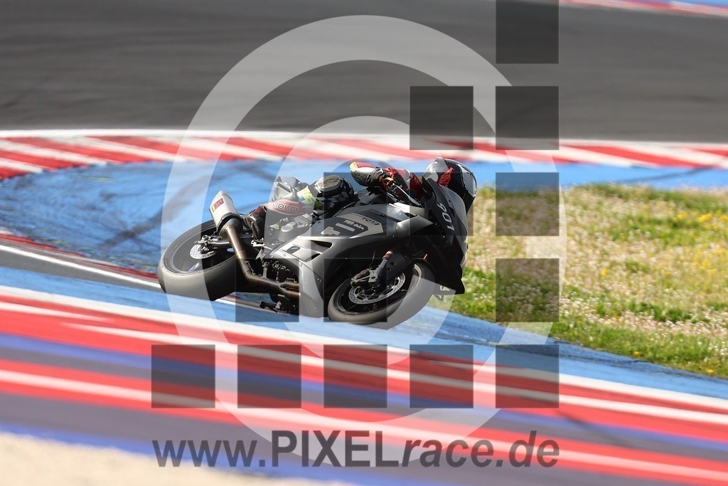 0901-20260403_03087 | Schöne Erinnerungen an spannende Momente - das festzuhalten ist unser Job. PIXELrace.de ist seit 2003 auf den Rennstrecken Europas unterwegs um die Action draußen beim Fahren und die wunderbare Stimmung imm Fahrerlager für euch einzufangen.