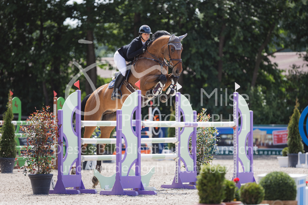 220614_Mühlen_SprPfM-684 | Late Entry Mühlen
Springprüfung Kl.M* 6-8j. Pferde gl. Einlaufprüfung für 6j. Pferde
14.06.2022