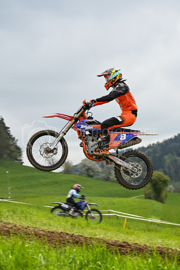 Motocross Schlatt bei Winterthur - 30. April 2023 | #8 Zuend Nina aus Kriessern (CH) auf KTM in der Kategorie Swiss MX Women Cup am Motocross Schlatt bei Winterthur, 30. April 2023. 
Instagram: @mx_schlatt | @mc_wila | @sam_schweiz
Bild: Sportfotografie Markus Aeschimann | www.markus-aeschimann.ch - Realisiert mit Pictrs.com