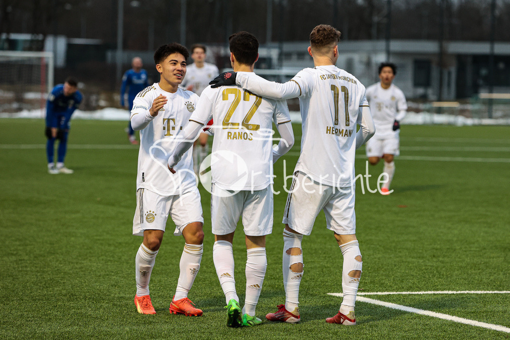 FC Bayern Amateure - Bahlinger SC | Jubel der Amateure nach dem Tor zum 2-0 durch RANOS (FCB #22)