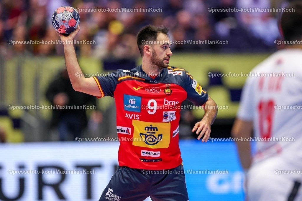 EHF15012601111 | 15.01.2026, Handball, Men's EHF EURO 2026, Spanien - Serbien, Jyske Bank Boxen in Herning, Dänemark, Preliminary Round:  Ian Tarrafeta Serrano (Espania #09) 