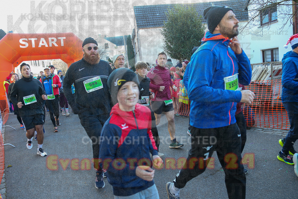 241201_1026_EX1_8186 | Sportfotografie im Rhein-Sieg Kreis, Köln, Bonn, NRW, Rheinland Pfalz, Hessen, etc. Unser Tätigkeitsfeld umfasst den Laufsport vom Volkslauf über den Marathon, Duathlon, Triathon bis zum Ultralauf wie Kölnpfad Ultra oder Schindertrail.