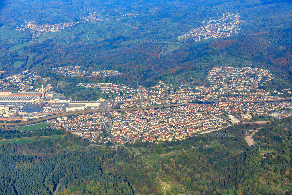 Luftbild: Ortsansicht im Murgtal von Westen im Ortsteil Ottenau in Gaggenau im Bundesland Baden-Württemberg in Deutschland. Foto: IMG_075339.jpg vom 26.10.2014 durch Werner Riehm/FLY-FOTO.de