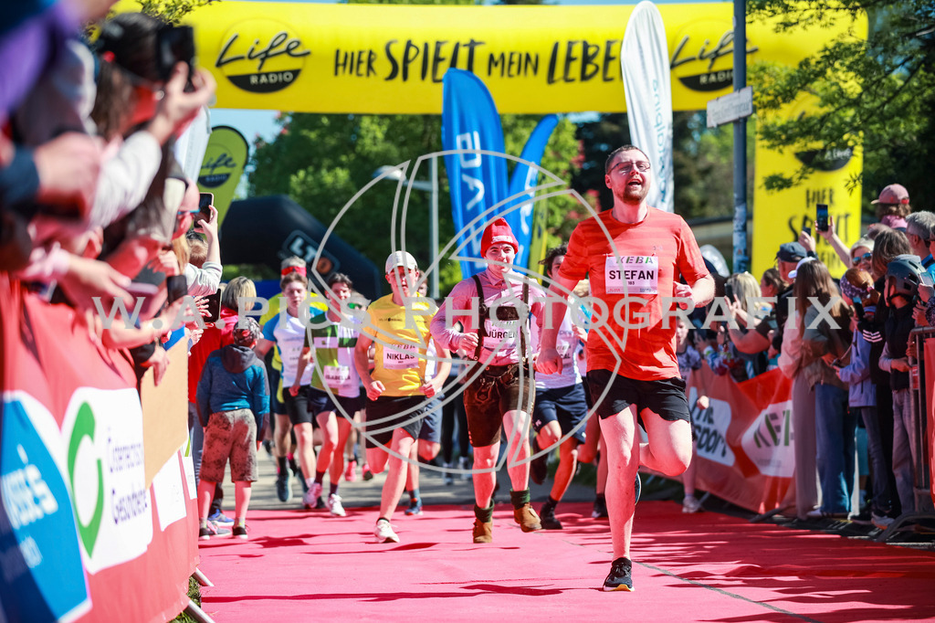 ..... | LINZ,AUSTRIA,27.April 25, Int. 3 Brückenlauf Linz  , Image shows: Photo: WAPICS / Manuel Binder