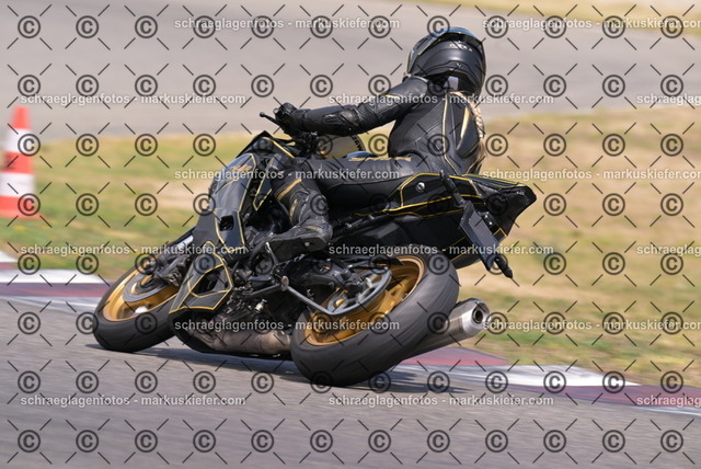 26bt05-1682 | markuskiefer.com - Realisiert mit Pictrs.com