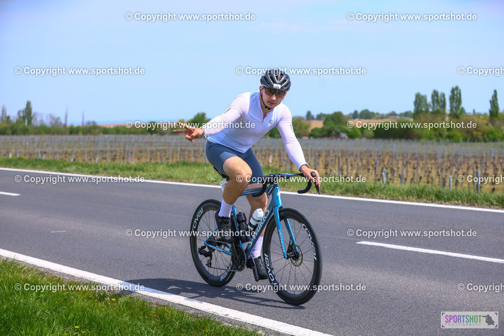 TRA_0006 | Neusiedlersee Radmarathon 2026@sportshot_your_pictrs #yourpictures#roadtowm2029 #nrm #neusiedlerseeradmarathon #neusiedlersee #neusiedlerseetourismus #burgenland #mörbisch #nrm26 #burgenlandtourismus #voglundco #poweredbyburgenlandtourismus #radsport #rad #marathon #ucigranfondo #visitburgenland #ucigranfondoworldseries