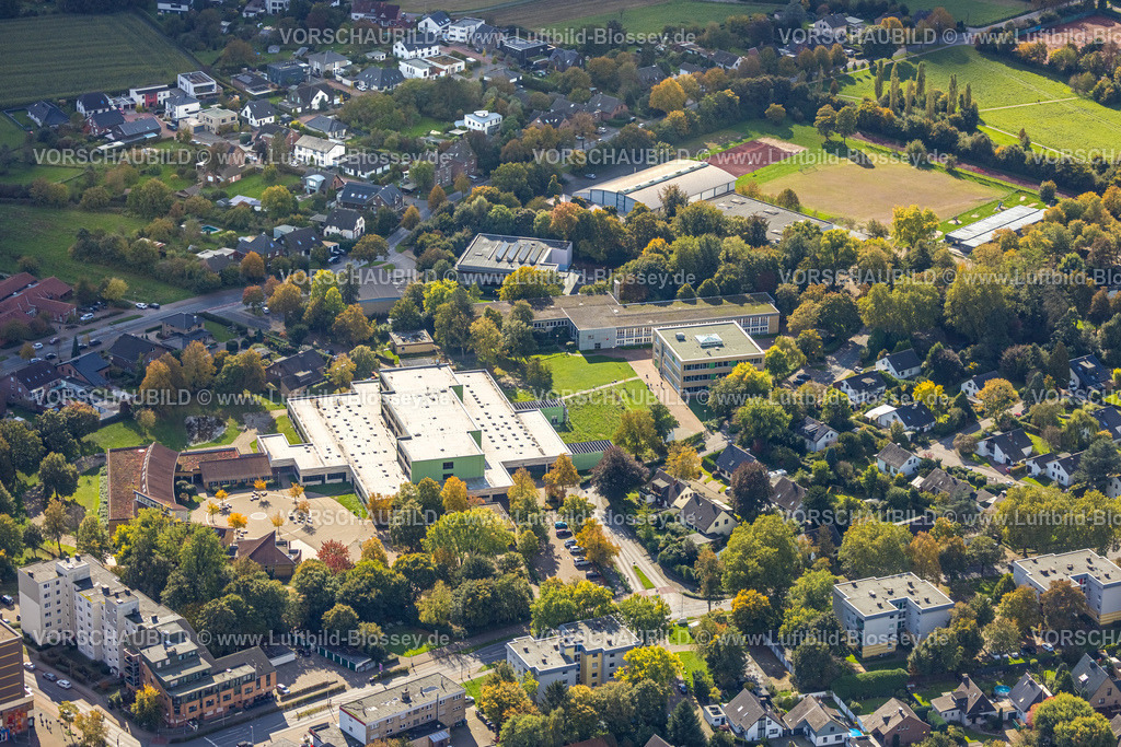 Voerde241009390 | Luftbild, Schulzentrum Voerde-Süd, Comenius-Gesamtschule und Sportanlage Schulzentrum Voerde-Süd, Voerde, Niederrhein, Nordrhein-Westfalen, Deutschland