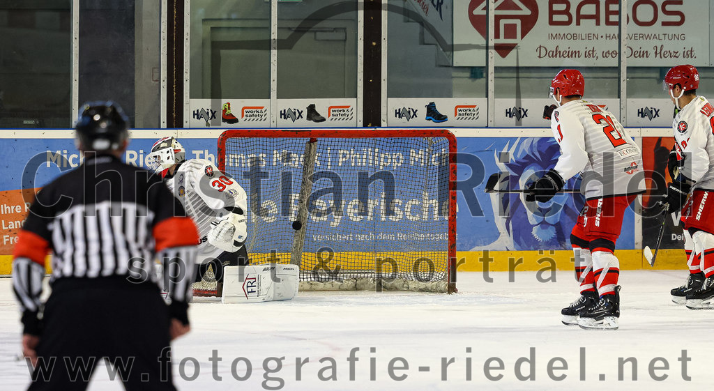 2022-09-25_060_TSV_Erding_gegen_EHC_Klostersee | Erding, Deutschland, 25.09.2022:
Eishockey, Bayernliga 2022 / 2023, Testspiel, TSV Erding gegen EHC Klostersee, Endergebnis: 8:2

Foto: Christian Riedel / fotografie-riedel.net