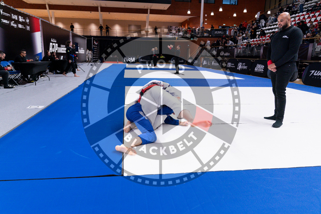20241013PBB1031 | Athletes compete during the AJP Tour Europe Continental Jiu-Jitsu Amateurs & Masters Championship on October 13, 2024 in Almere near Amsterdam, Netherlands. © Chiara Dazi / photoblackbelt