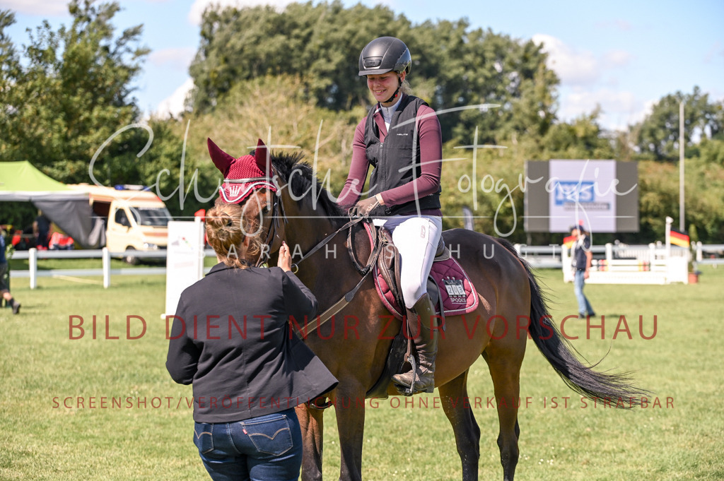 Schugtsche-Düren.2024-05.Springprf.E-54 | Schugtsche Fotografie - Realisiert mit Pictrs.com