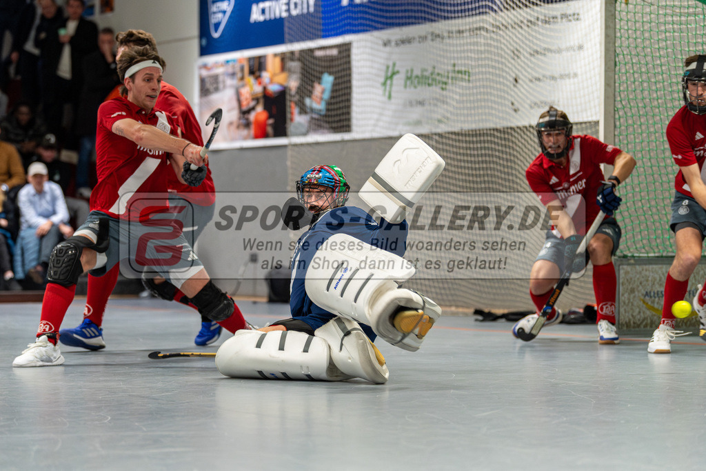 SM_2024-12-20-D85_-156 | 1.Bundesliga Hallenhockey  (M) DCADA - HTHC / 3:4 (1:1)
