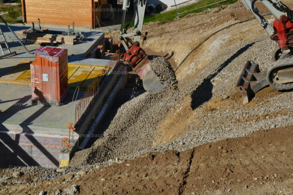 bib-lg02-erdarbeiten-0168 | Nach LV-Leistungsgruppen sortierte Detailfotos über den Bau eines Hauses. Alle Hausbau-Bilder direkt vom Urheber und Autor der Website Haus-Selber-Bauen.com