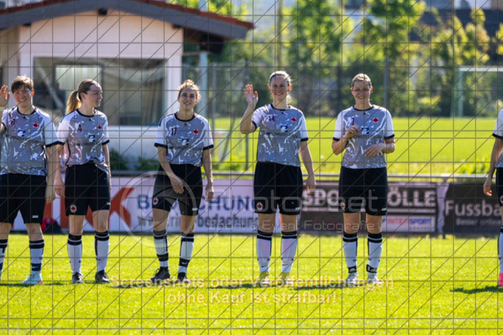 20250501_102843_0046 | #,1.FC Donzdorf II (rot) vs.1.Göppinger SV (weiß), Fussball, Frauen-Bezirkspokal Halbfinale Saison 2024/2025, Rasenplatz Lautertal Stadion, Süßener Straße 16, 73072 Donzdorf, 01.05.2025 - 10:30 Uhr,Foto: PhotoPeet-Sportfotografie/Peter Harich