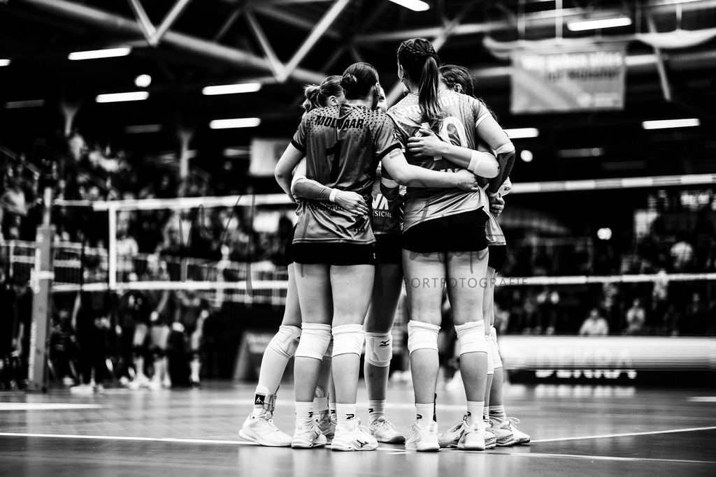 Volleyball, 1. Bundesliga Frauen, Hauptrunde, 8. Spieltag, Saison 2025/2026: USC Münster - Dresdner SC | 1. Bundesliga Frauen, Hauptrunde, 8. Spieltag, Saison 2025/2026, USC Münster empfängt Dresdner SC in der Sporthalle Berg Fidel in Münster. Foto: sportfotografie.ms | Markus Paletta - Realisiert mit Pictrs.com