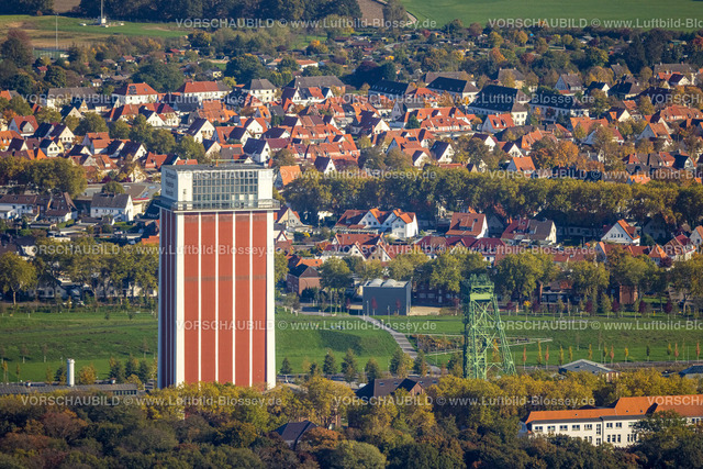 Kamp-Lintfort221004521 | Luftbild, Zechenpark Naherholungsgebiet, ehemaliges RAG Bergwerk West, Zeche Friedrich Heinrich, Zechenturm Großer Fritz, Förderturm, Lintfort, Kamp-Lintfort, Niederrhein, Ruhrgebiet, Nordrhein-Westfalen, Deutschland