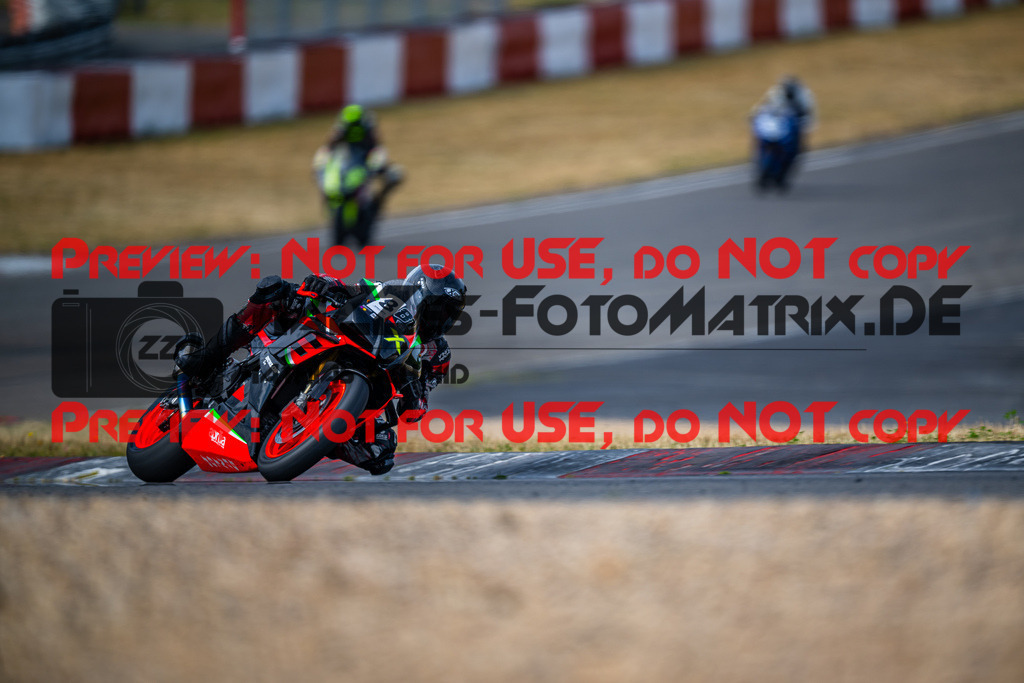 MaZZes_FotoMatrix_230719_9030 | WEISS