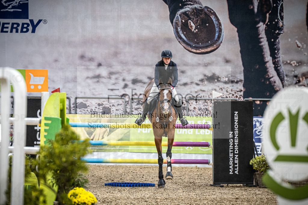 DOS_2369 | Entdecke hochwertige Reitturnierfotos von Foto Oger. Professionell, emotional und authentisch – jetzt Lieblingsmomente im Shop bestellen.Deutschlandweite Turnierfotografie. - Realisiert mit Pictrs.com