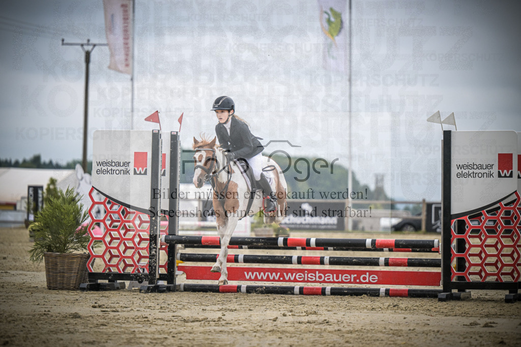 DOS_0236 | Entdecke hochwertige Reitturnierfotos von Foto Oger. Professionell, emotional und authentisch – jetzt Lieblingsmomente im Shop bestellen.Deutschlandweite Turnierfotografie. - Realisiert mit Pictrs.com