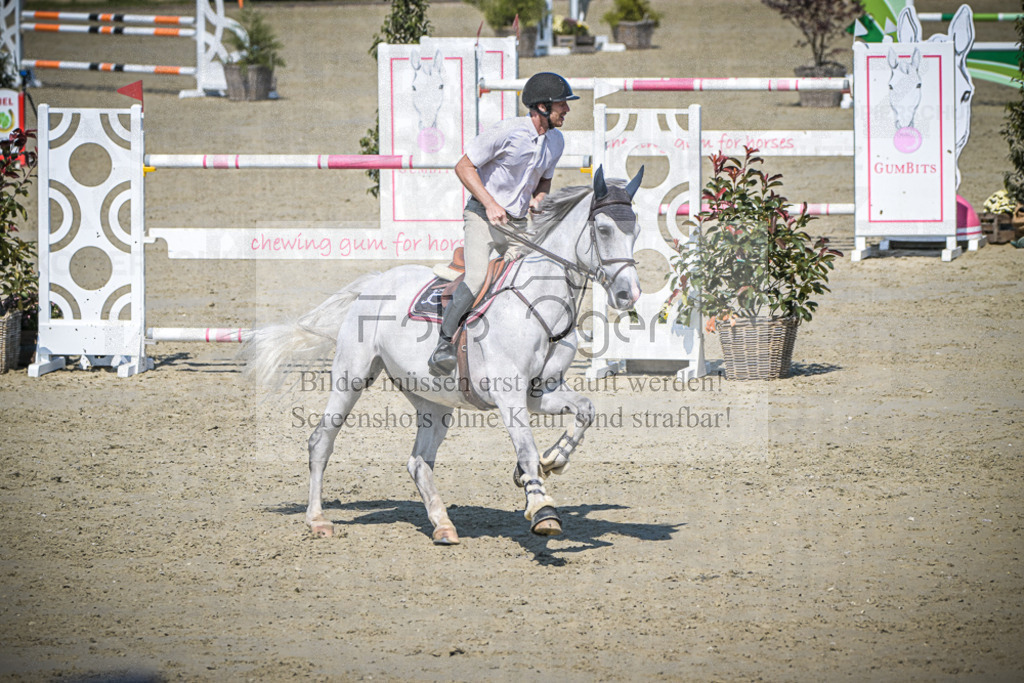 DOS_2045 | Entdecke hochwertige Reitturnierfotos von Foto Oger. Professionell, emotional und authentisch – jetzt Lieblingsmomente im Shop bestellen.Deutschlandweite Turnierfotografie. - Realisiert mit Pictrs.com