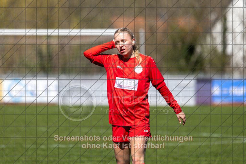 20250406_140643_0087 | #,1.FC Donzdorf (rot) vs. SV Jungingen (schwarz), Fussball, Frauen-Verbandsliga Württemberg, 16. Spieltag, Saison 2024/2025, Rasenplatz Lautertal Stadion, Süßener Straße 16, 73072 Donzdorf, 06.04.2025 - 13:00 Uhr,Foto: PhotoPeet-Sportfotografie/Peter Harich