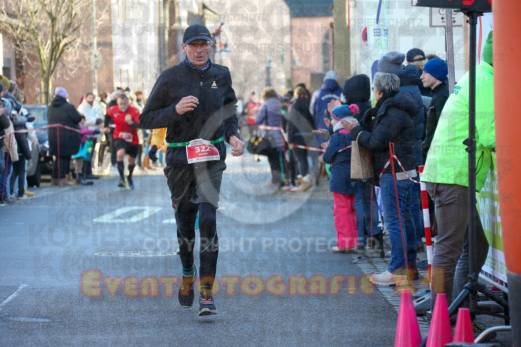 241201_1224_EX1_1972 | Sportfotografie im Rhein-Sieg Kreis, Köln, Bonn, NRW, Rheinland Pfalz, Hessen, etc. Unser Tätigkeitsfeld umfasst den Laufsport vom Volkslauf über den Marathon, Duathlon, Triathon bis zum Ultralauf wie Kölnpfad Ultra oder Schindertrail.