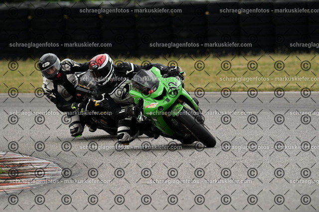 25bt02-1504 | markuskiefer.com - Realisiert mit Pictrs.com