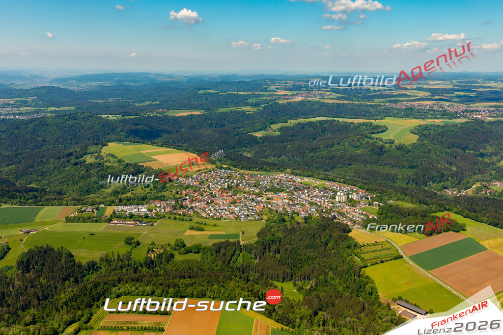 Das Luftbild zeigt : Großdeinbach Schwäbisch Gmünd - Die Luftaufnahme wurde 2024 vom UL-Flugzeug aus erstellt ( keine Drohne ) - Hochauflösende Luftaufnahme - Für grossformatige Ausdrucke geeignet. Die Geschenkidee !Mit Lizenz und Bildrechte bestellbar