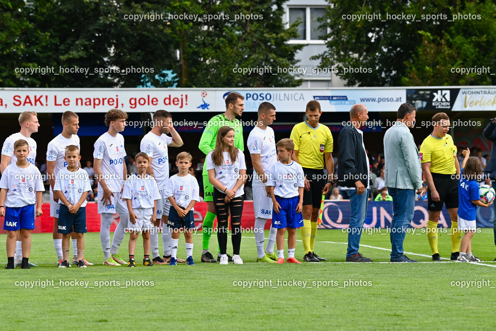 SAK vs. SK Sturm 22.7.2023 | Einlauf SAK gegen Sturm Graz, #24 Zoran Vukovic, Diesenberger Mario, Klagenfurter Bürgermeister Christian Scheider, Untergasser Achim, Brandner Roland, Referees