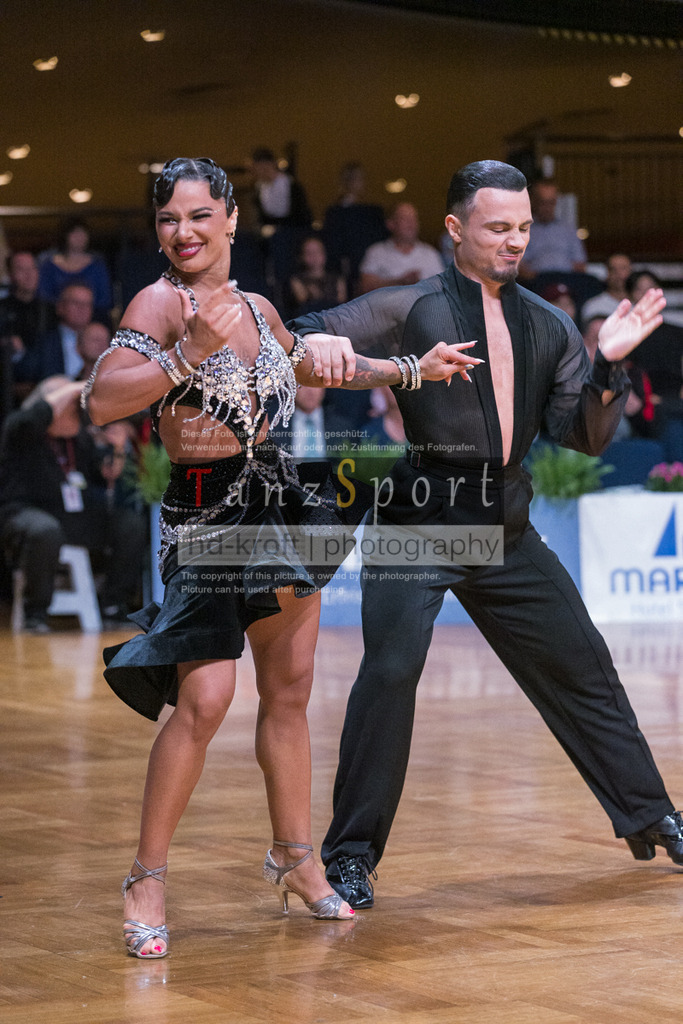 20250819_WDSF-SGP-Latin_1639 | Tanzsportbilder, Standardtanz, Lateintanz, WDSF, DTV, LTVB, dancecomp, goc, hessen tanzt, blaues band der spree, walzer, tango, wiener walzer, slowfox, quickstepp, samba, rumba, cha-cha-cha, paso doble. jive, hd-kroft photography, turniertanzsport