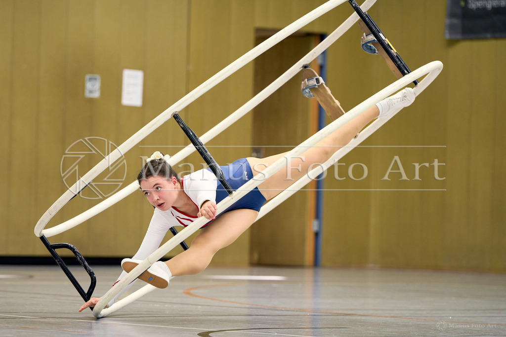B-DSC01284 | Professionelle Sportfotografie in Hamburg, Schleswig-Holstein und Niedersachsen – spezialisiert auf Rhönrad, Geräteturnen, Leistungsturnen und rhythmische Sportgymnastik. Bundesweite Begleitung von Rhönrad-Events. Jetzt Sport-Fotos - Realisiert mit Pictrs.com