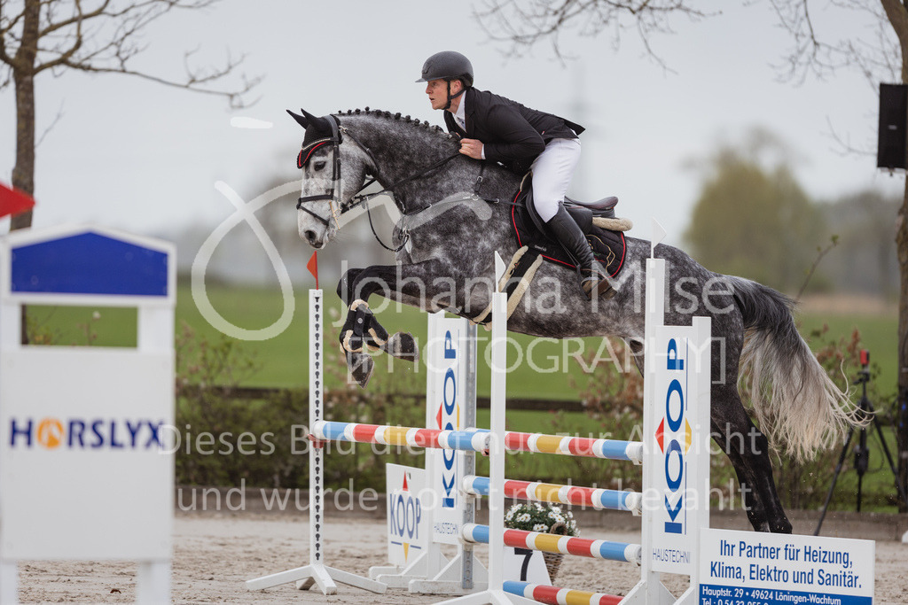 230425_Lemwerder_SprPf-A1St-140 | Deine schönsten Turniermomente als professionelle Fotos! Entdecke hochwertige Pferdesport-Fotografie im Online-Shop. Jetzt Fotos finden & bestellen!