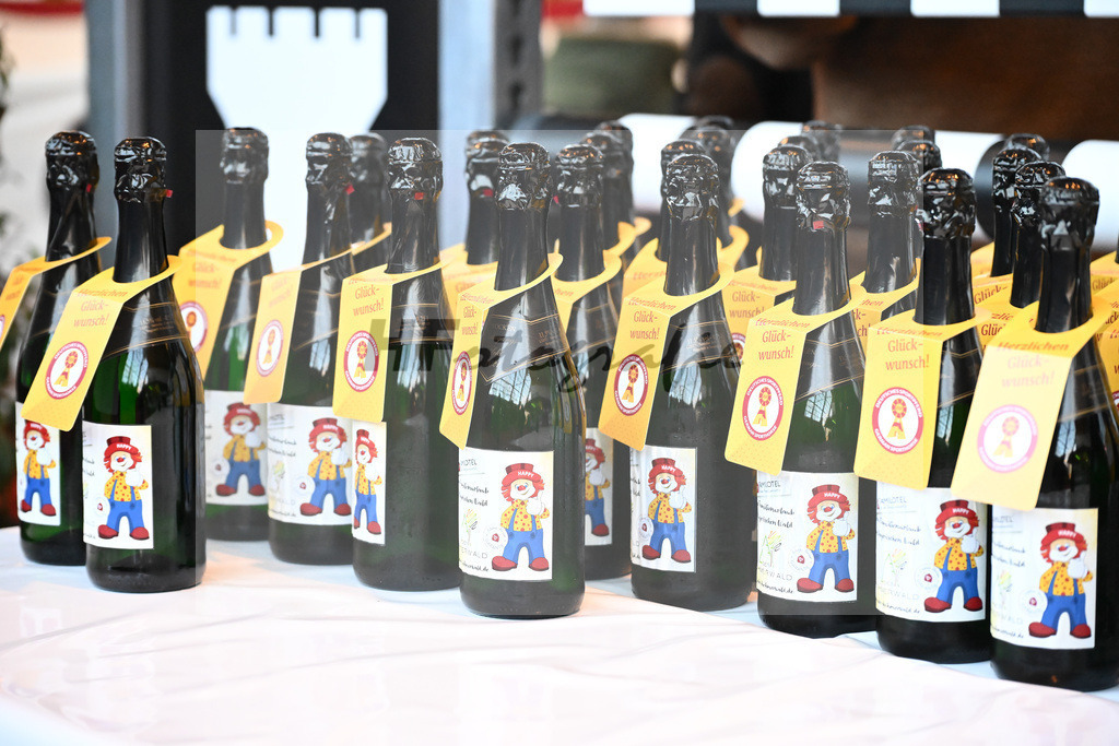 Impressionen Auktion_2243642 | hf-fotografie - Realisiert mit Pictrs.com