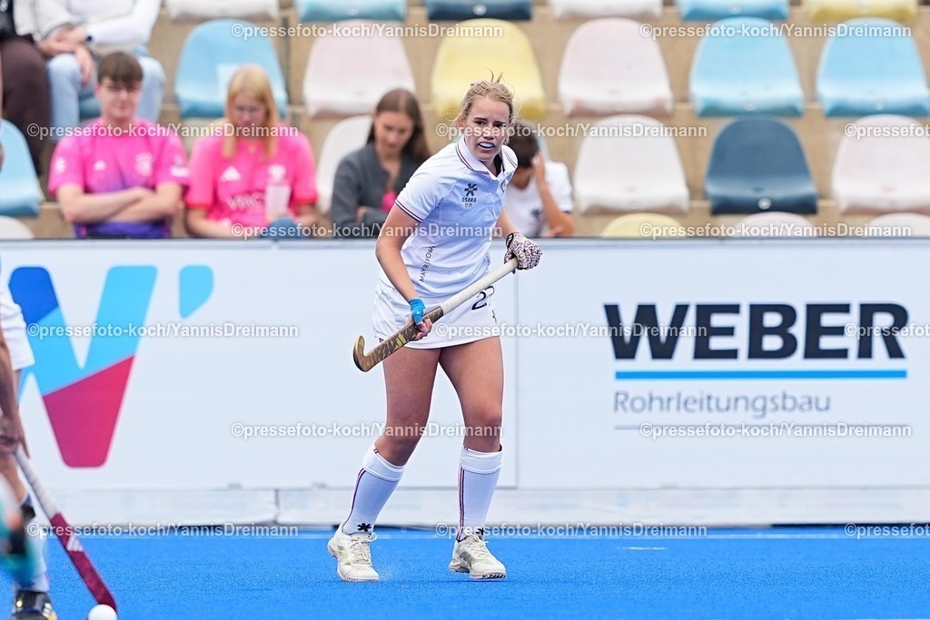 xydrx17082501023 | 17.08.2025, xydrx, Frauen EuroHockey Championship 2025, Gruppe C, Frankreich - Schottland, Sparkassenpark Mönchengladbach: Delfina Gaspari (FRA #27)