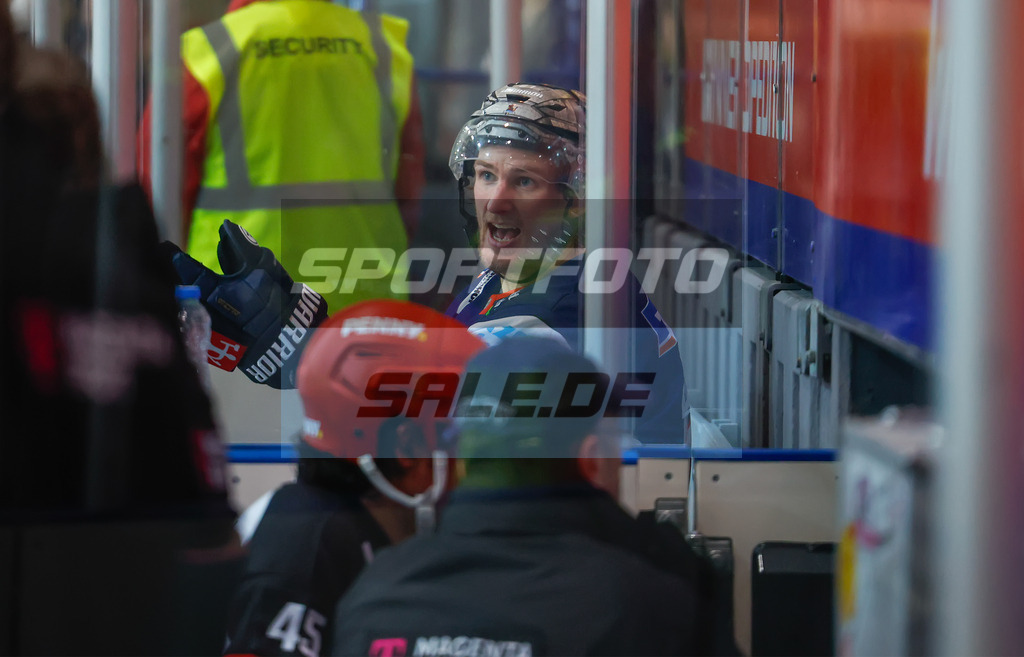 Iserlohn Roosters - Fischtown Pinguins Bremerhaven | Torsten Ankert #81 (Iserlohn Roosters)
DEL: Iserlohn Roosters - Fischtown Pinguins Bremerhaven - Realisiert mit Pictrs.com