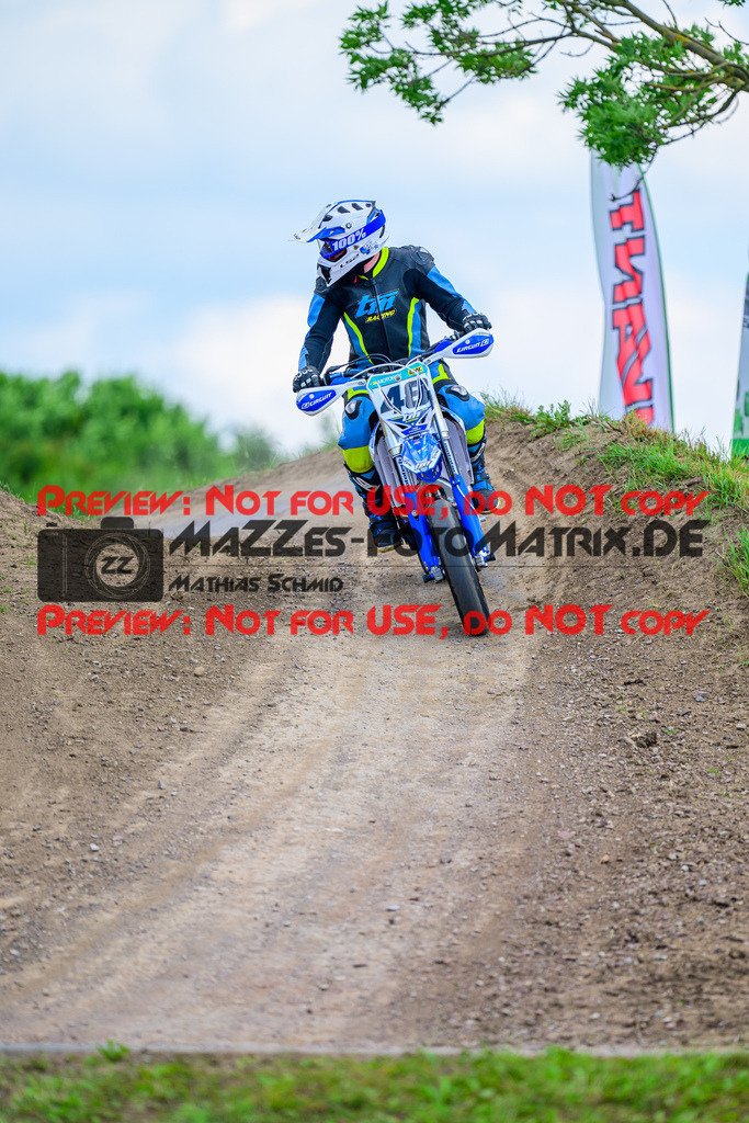 MaZZes_FotoMatrix_240622_6007705_0284 | UE40