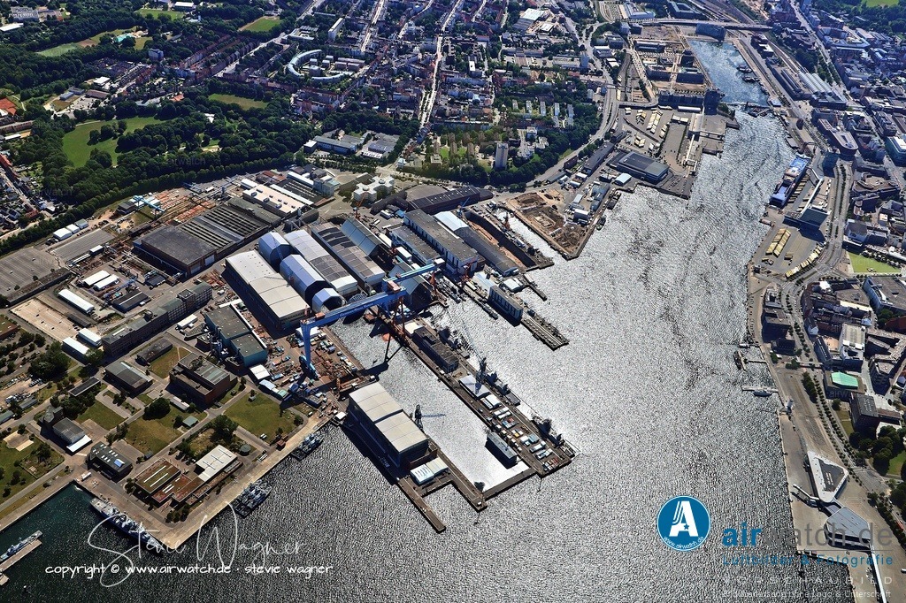 Luftbild Kiel Hafen - Nobiskrug | Nobiskrug: Die Werftgruppe (mit Standorten in der Region) ist bekannt für den Bau exklusiver Mega-Yachten.