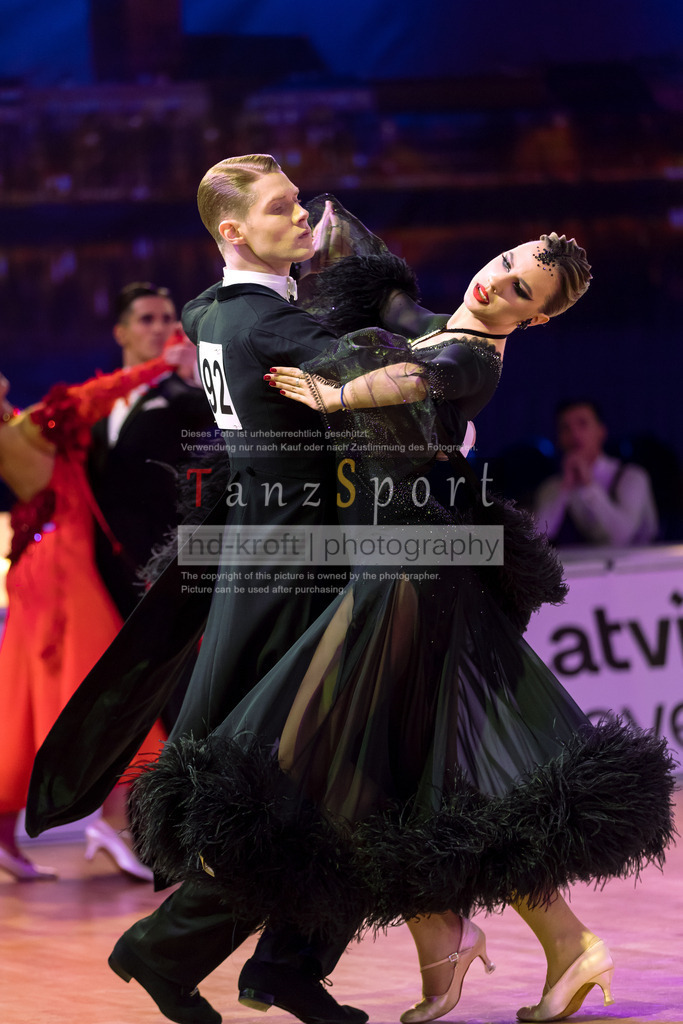 20241215_WDSF_Int_Open_Std-Riga-8749 | Tanzsportbilder, Standardtanz, Lateintanz, WDSF, DTV, LTVB, dancecomp, goc, hessen tanzt, blaues band der spree, walzer, tango, wiener walzer, slowfox, quickstepp, samba, rumba, cha-cha-cha, paso doble. jive, hd-kroft photography, turniertanzsport