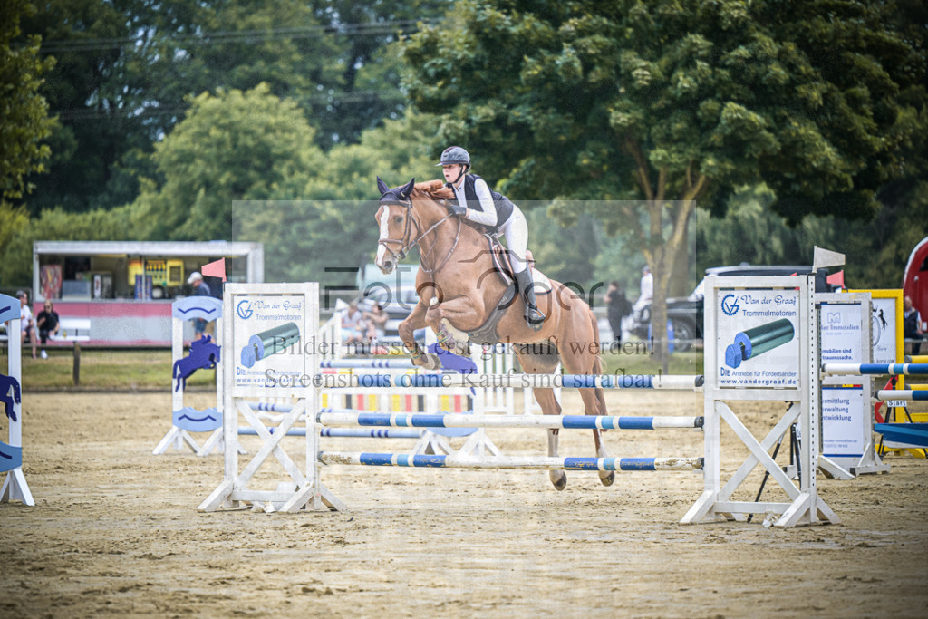 DOS_5846 | Entdecke hochwertige Reitturnierfotos von Foto Oger. Professionell, emotional und authentisch – jetzt Lieblingsmomente im Shop bestellen.Deutschlandweite Turnierfotografie. - Realisiert mit Pictrs.com