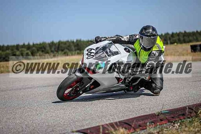 pubi5470 | Professionelle Fotos von Sportveranstaltungen, aber auch Hochzeiten und anderen Events. - Realisiert mit Pictrs.com