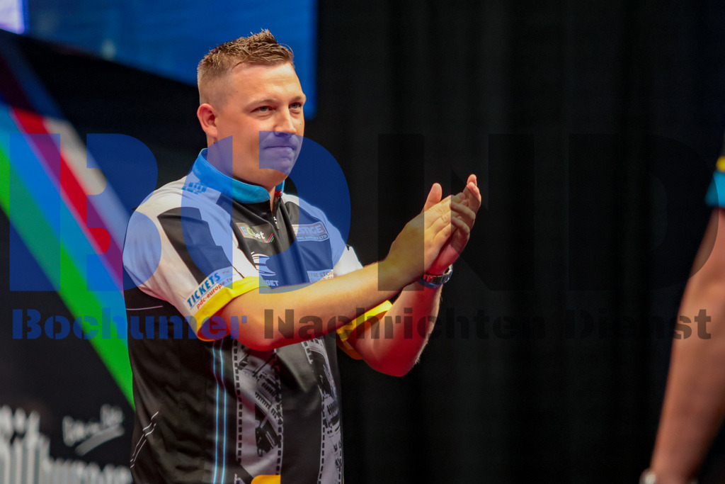 PDC European Darts Open 2024 | {headline}(Foto: Sebastian Sendlak / BOND) - Realisiert mit Pictrs.com